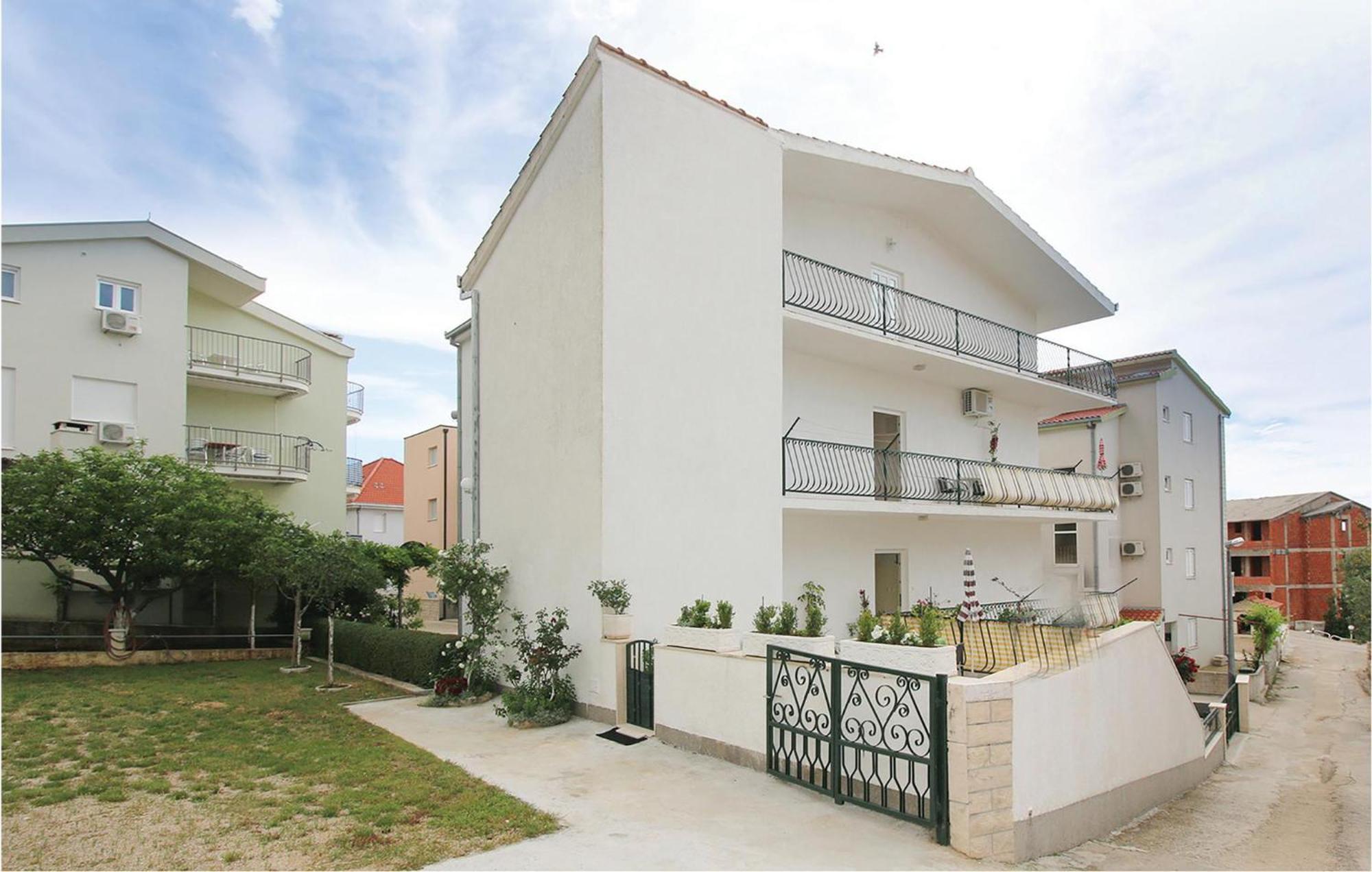 Beautiful Apartment In Omis With Wifi Ngoại thất bức ảnh