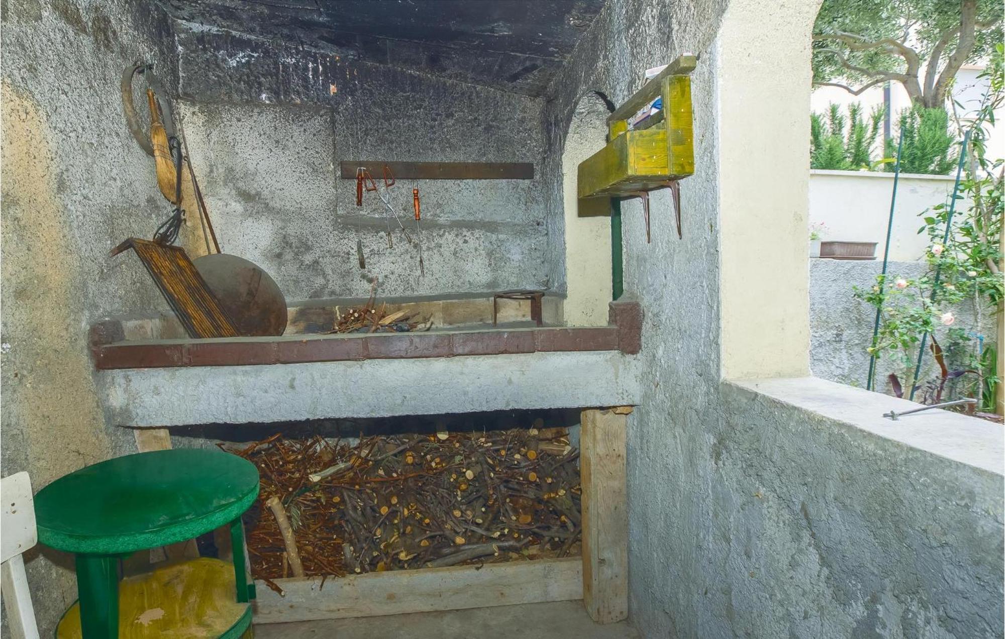 Beautiful Apartment In Omis With Wifi Ngoại thất bức ảnh