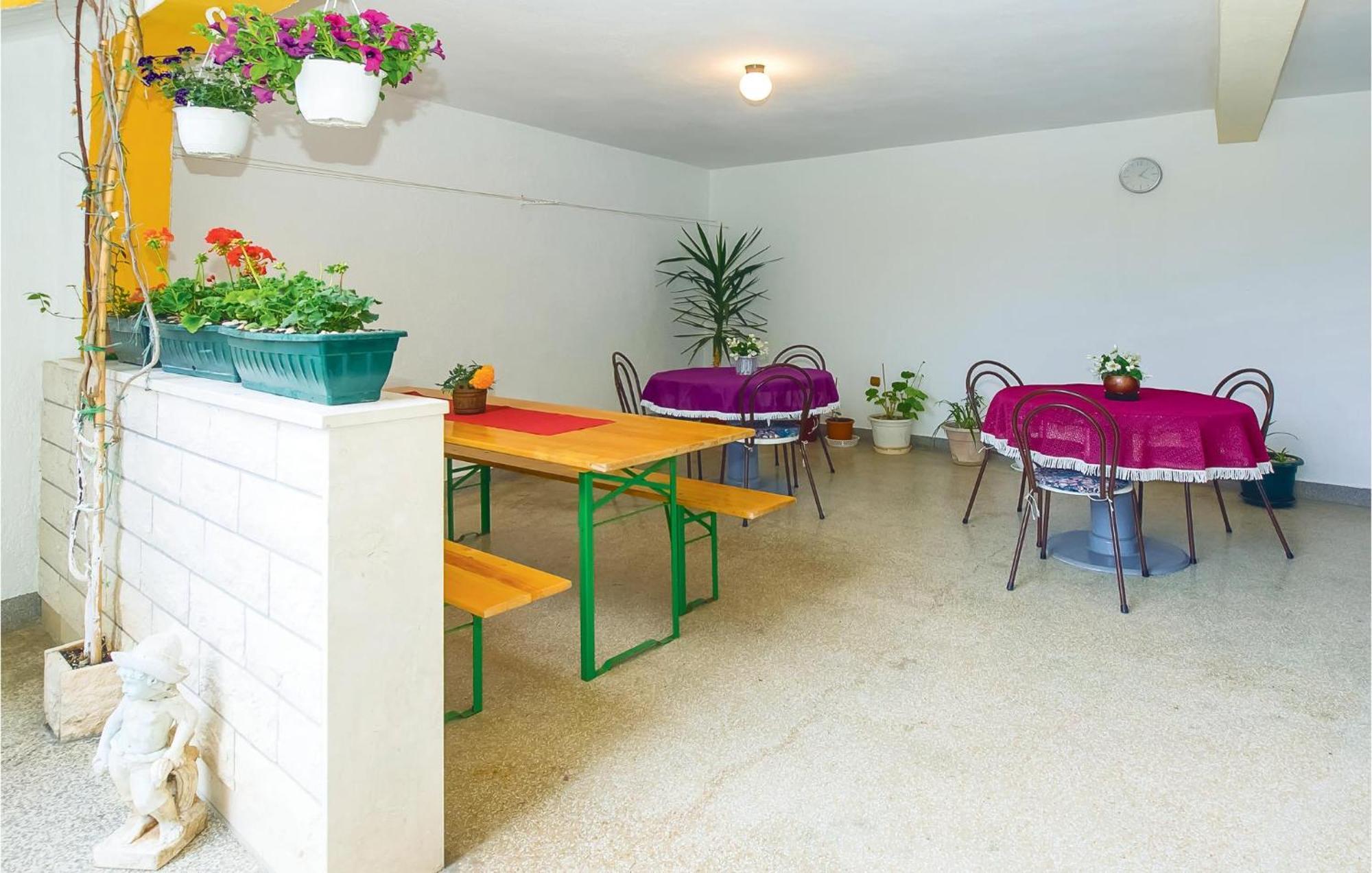 Beautiful Apartment In Omis With Wifi Ngoại thất bức ảnh